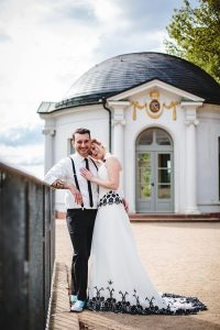 Hochzeitskleid mit Korsett