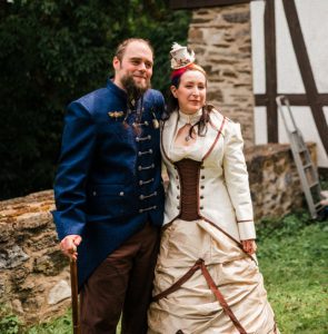 Steampunk-Hochzeitskleidung von Braut & Bräutigam - Foto von Timo Barwitzki