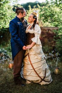 Steampunk-Hochzeitskleidung von Braut & Bräutigam - Foto von Timo Barwitzki